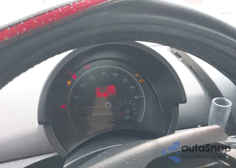 2010 Volkswagen New Beetle 2.5L z USA, uszkodzony, nr VIN 3VWRG3AG1AM034959